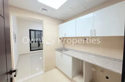 Apartment - Studio - 1 Bathroom for rent in Al Karama Sqaure - Al Karama - Dubai