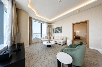 Apartment - 1 Bedroom - 2 Bathrooms for sale in The Palm Tower - Palm Jumeirah - Dubai