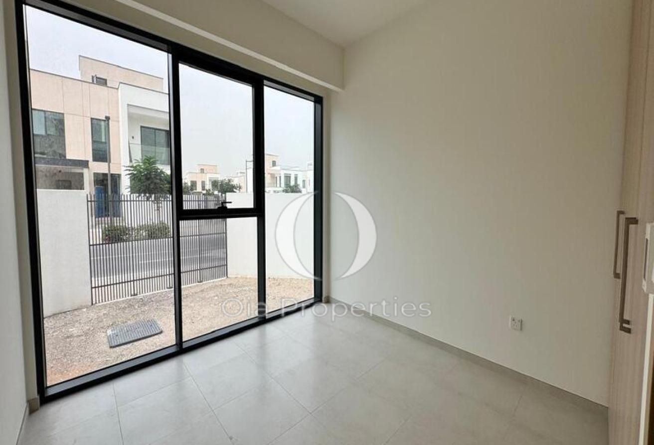 Negotiablel Schedule your viewing nowIPark View photo 21