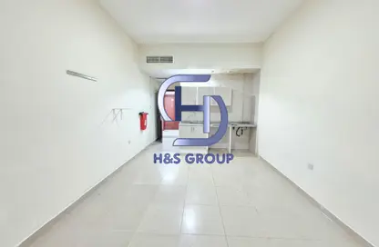 Apartment - 1 Bathroom for rent in Fire Station Road - Muwaileh - Sharjah