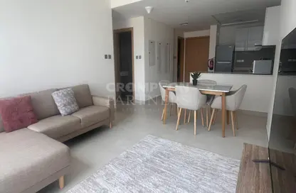 شقة - 2 غرف نوم - 2 حمامات للايجار في راديانت سكوير - مدينة الأضواء - جزيرة الريم - أبوظبي