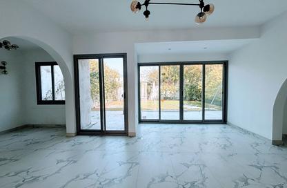 Villa - 3 Bedrooms - 4 Bathrooms for rent in Umm Suqeim 3 - Umm Suqeim - Dubai