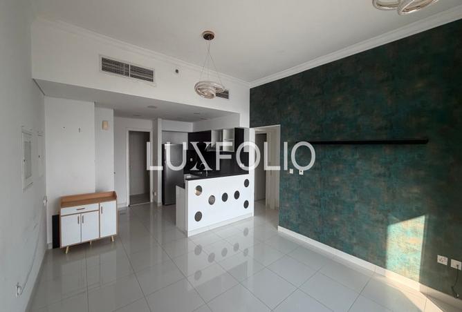 Unfurnished | Spacious | Vacant photo 2
