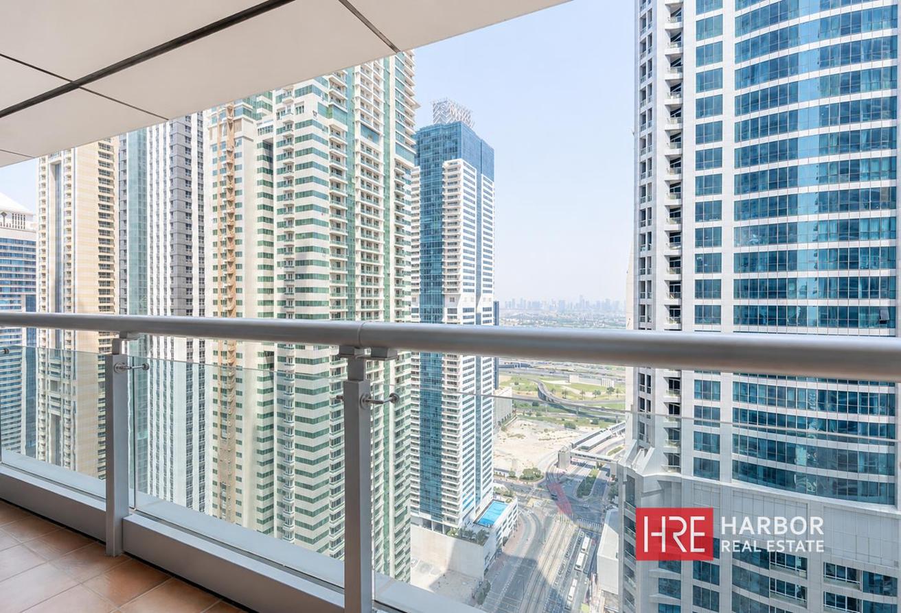 Skyline Living | Luxury 1BR | Prime Area photo 4