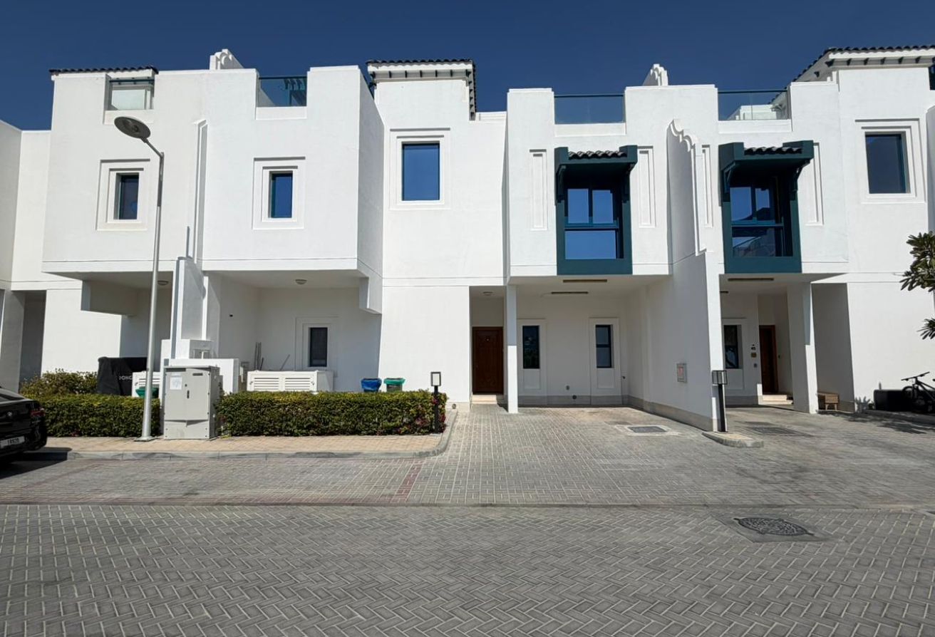 EXCLUSIVE BEACHFRONT  5BR VILLA| VACANT IN JUNE