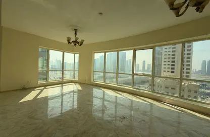 Apartment - 3 Bedrooms - 3 Bathrooms for rent in Al Majaz 3 - Al Majaz - Sharjah