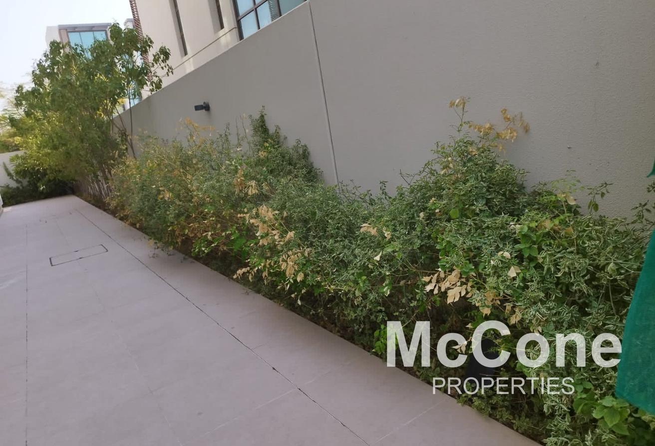 Single Row | Private Pool | Lowest Price photo 8