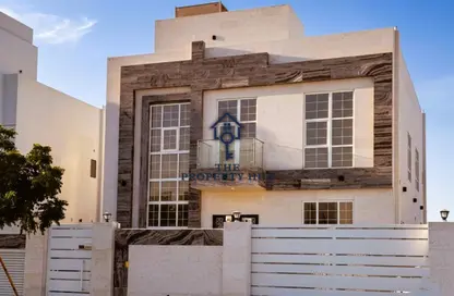 Villa - 4 Bedrooms - 6 Bathrooms for sale in Alreeman II - Al Shamkha - Abu Dhabi