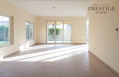 Villa - 4 - 4 for sale in Jumeirah Park - Dubai