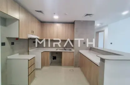 Apartment - 1 Bedroom - 2 Bathrooms for rent in Jumeirah Garden City - Al Satwa - Dubai