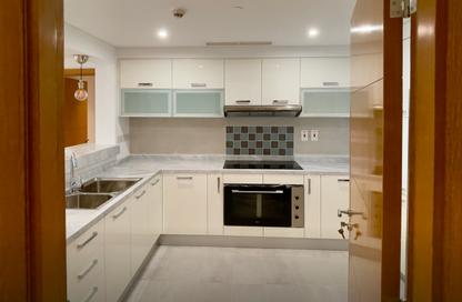 Apartment - 3 Bedrooms - 5 Bathrooms for rent in Marina Residences 2 - Marina Residences - Palm Jumeirah - Dubai