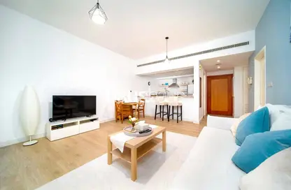 شقة - غرفة نوم - 1 حمام للايجار في الغزلان  3 - الغزلان - جرينز - دبي