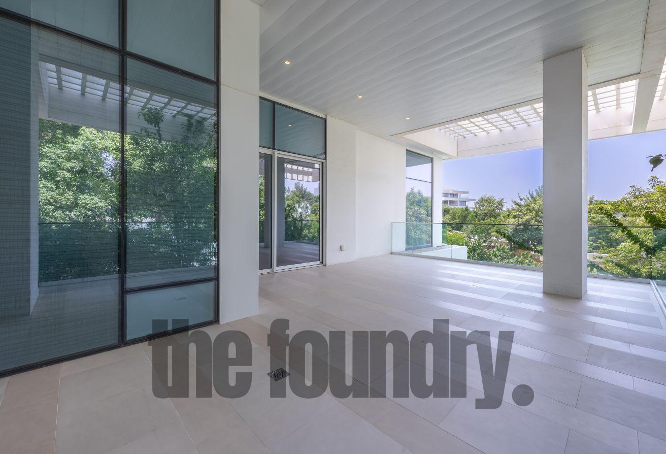 Ground Floor Gem | Massive Private Garden | Availa photo 12