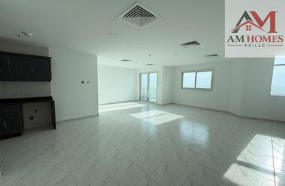 Apartment - Studio - 1 for rent in RAK Tower - Al Seer - Ras Al Khaimah