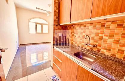Apartment - Studio - 1 Bathroom for rent in Muwailih Building - Muwaileh - Sharjah