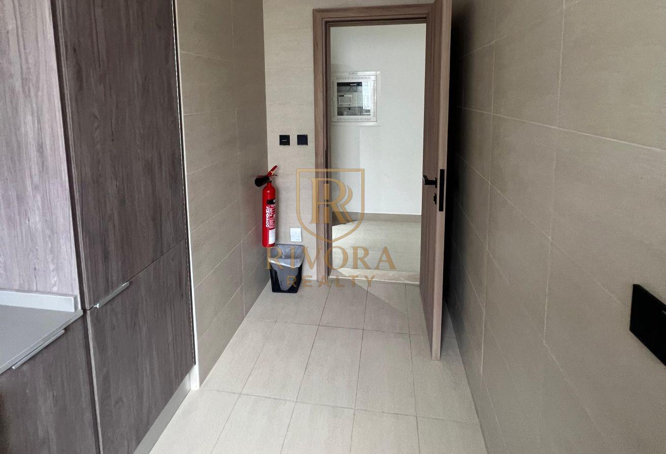 2 BHK I FURNISHED I PRIME LOCATION photo 7
