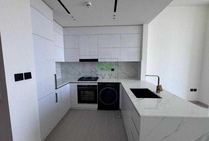 102003386 - Property Image 2
