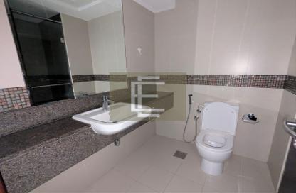 Apartment - Studio - 1 for rent in Dubai Wharf Tower 2 - Dubai Wharf - Al Jaddaf - Dubai