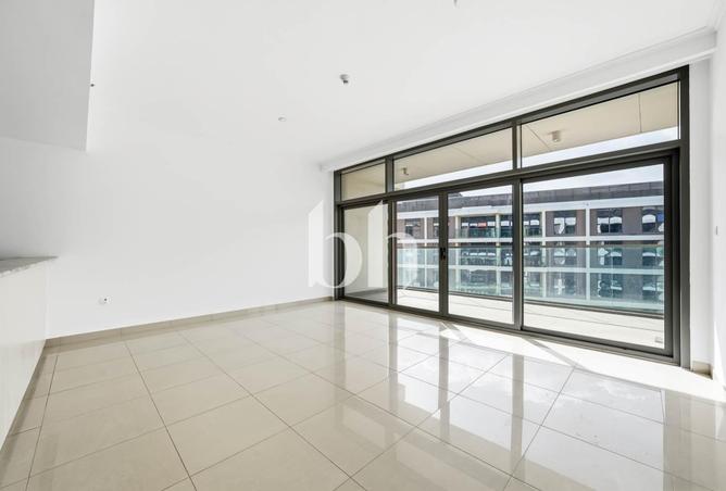 6 شيكات | حالة ممتازة | شاغرة وجاهزة