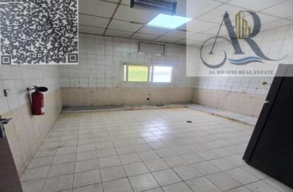 Labor Camp - Studio - 7+ Bathrooms for rent in Al Sajaa S - Al Sajaa - Sharjah