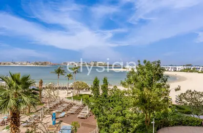 Apartment - 2 Bedrooms - 3 Bathrooms for rent in Al Haseer - Shoreline Apartments - Palm Jumeirah - Dubai