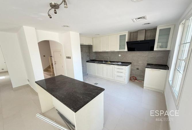 75010709 - Property Image 2