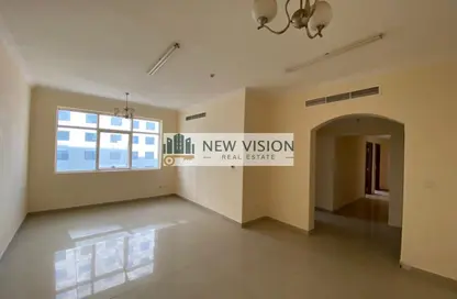 Apartment - 2 Bedrooms - 2 Bathrooms for rent in Al Khan 5 building - Al Khan - Sharjah