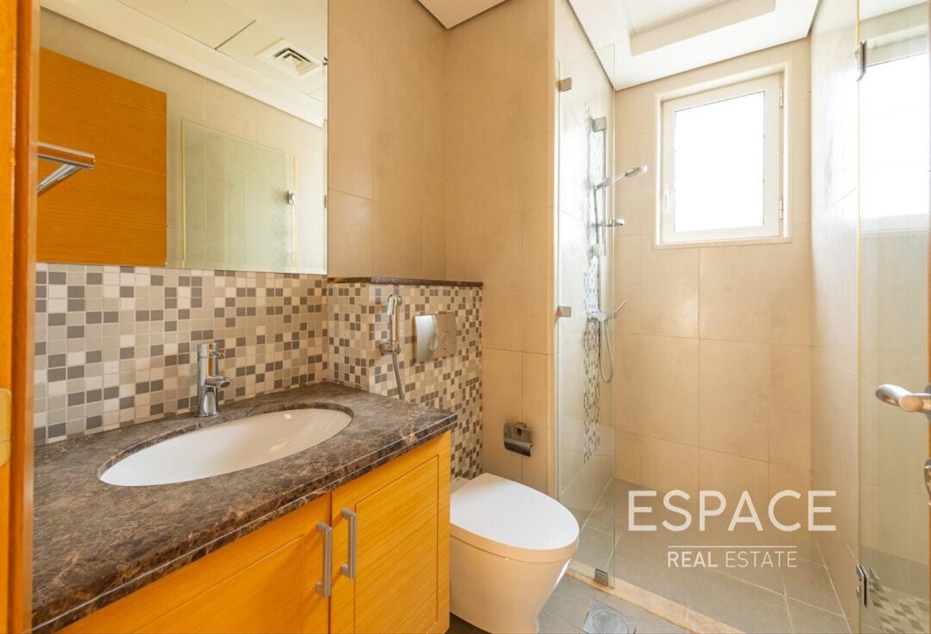 4 Bed | Close to Amenities | Vacant 25th Aug photo 12