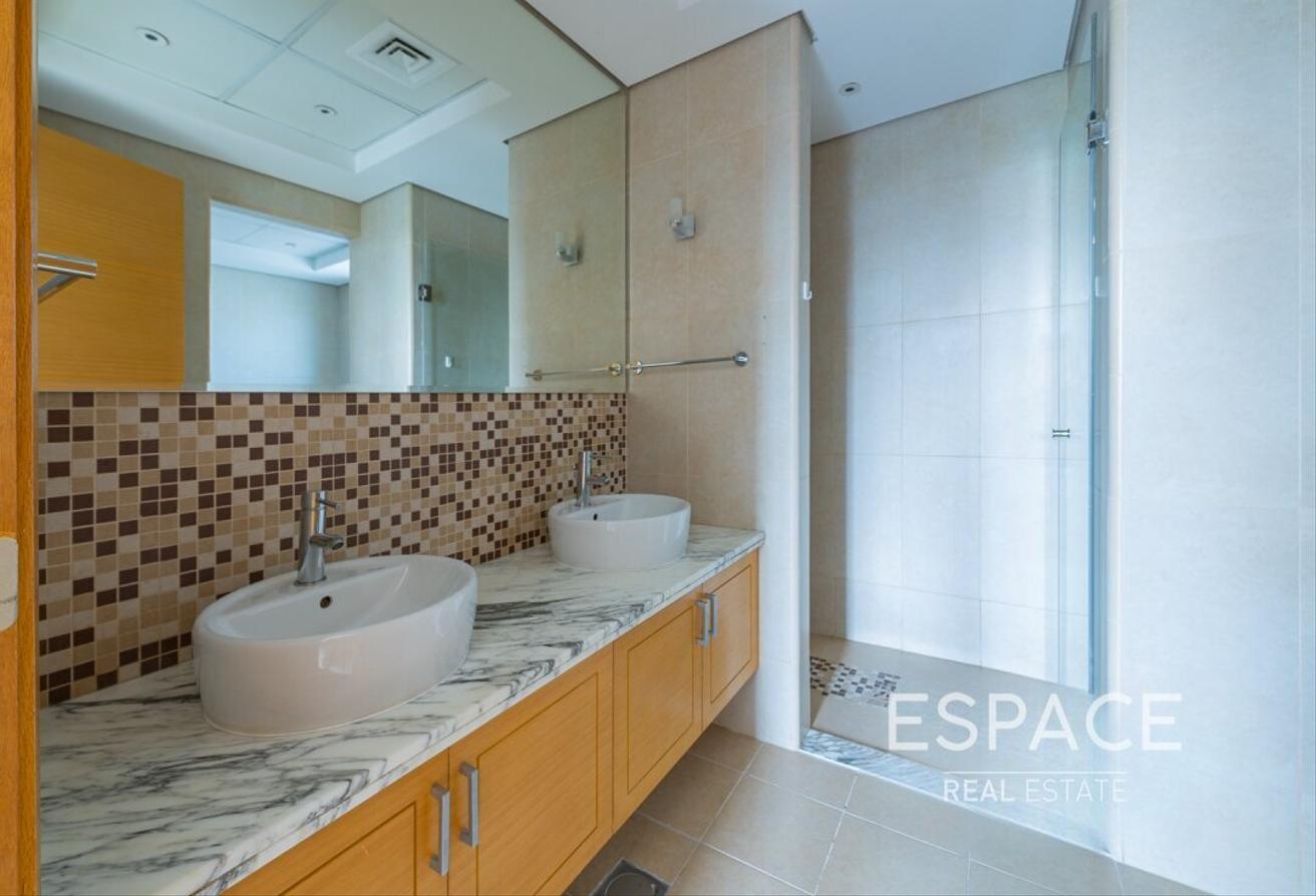 4 Bed | Close to Amenities | Vacant 25th Aug photo 7