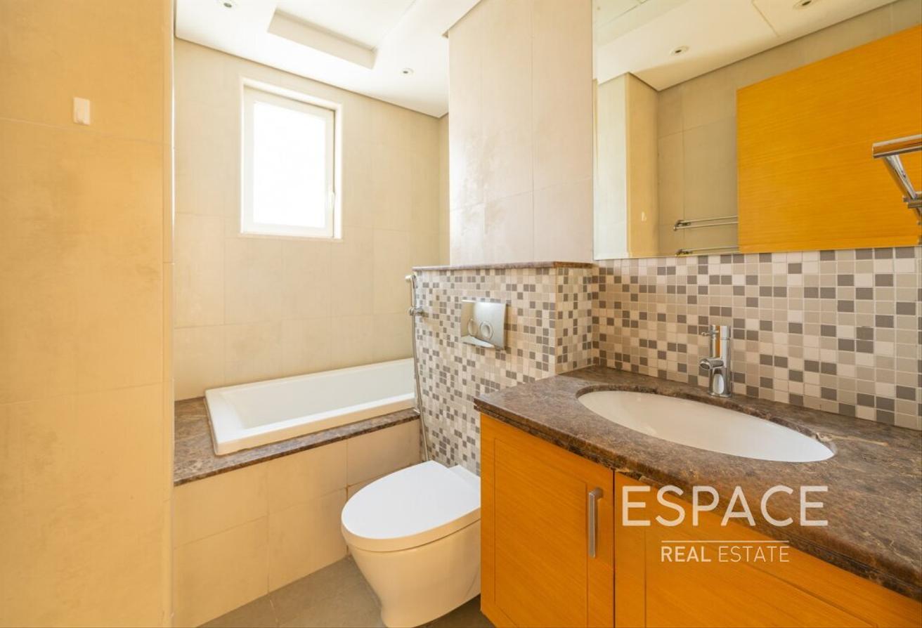4 Bed | Close to Amenities | Vacant 25th Aug photo 10