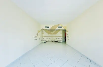 Apartment - 2 Bedrooms - 2 Bathrooms for rent in Karama Gold Building - Al Karama - Dubai