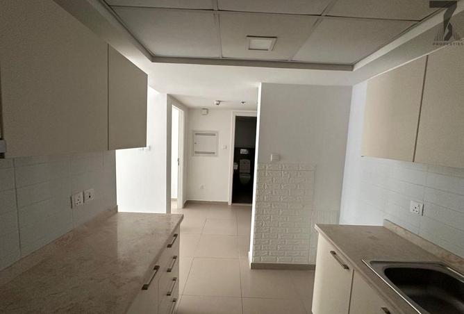 67831002 - Property Image 3