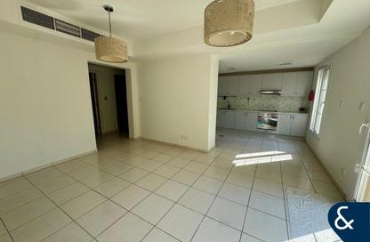 Villa - 2 Bedrooms - 3 Bathrooms for rent in Springs 11 - The Springs - Dubai Villa - 2 Bedrooms - 3 Bathrooms for rent in Springs 11 - The Springs - Dubai