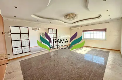 Villa - Studio - 5 Bathrooms for rent in Jumeirah 1 Villas - Jumeirah 1 - Jumeirah - Dubai