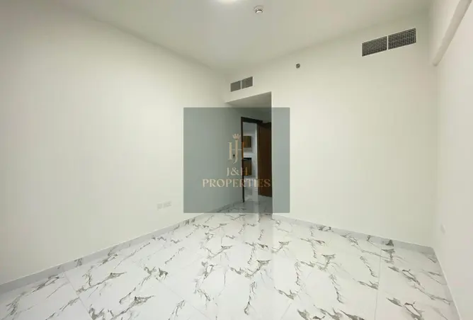 122008825 - Property Image 3