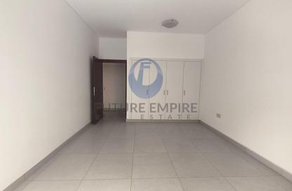 Apartment - 3 Bedrooms - 4 Bathrooms for rent in Zabeel Building - Al Karama - Dubai