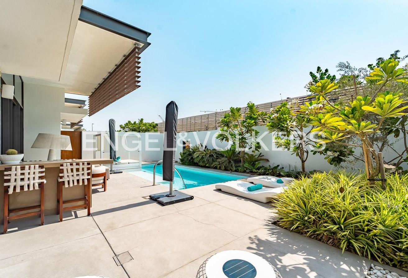 Private Beach and Pool | 5* Luxury | Hotel Living photo 20