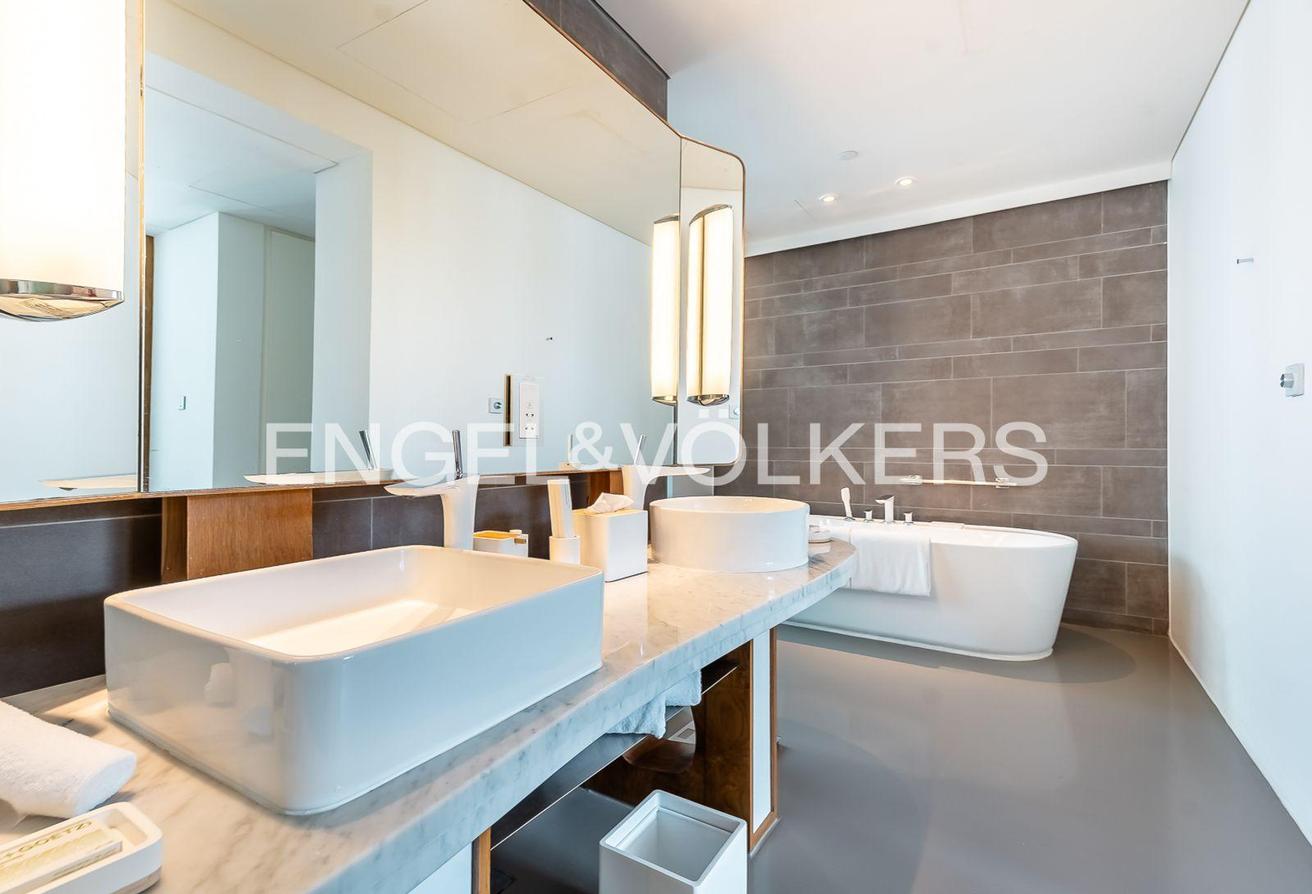 Private Beach and Pool | 5* Luxury | Hotel Living photo 13