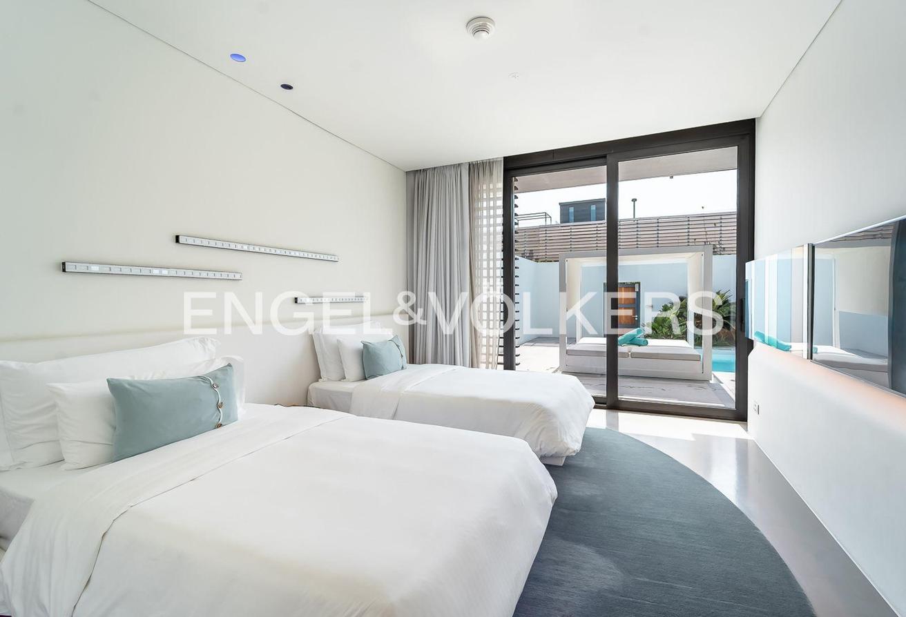Private Beach and Pool | 5* Luxury | Hotel Living photo 16