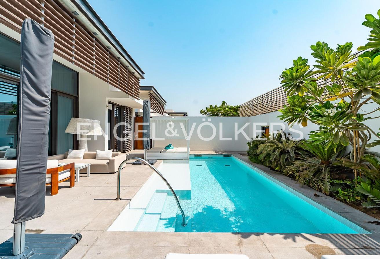 Private Beach and Pool | 5* Luxury | Hotel Living photo 21