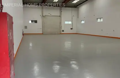 Warehouse - Studio - 1 Bathroom for rent in Umm Al Thuoob - Umm Al Quwain