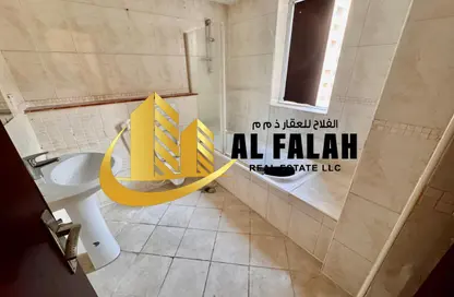Apartment - 2 Bedrooms - 3 Bathrooms for rent in New Al Taawun Road - Al Taawun - Sharjah