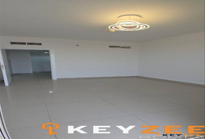 100839010 - Property Image 3