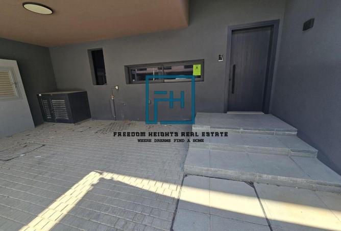 74622333 - Property Image 3