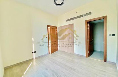 Apartment - 1 - 2 for rent in Saleh Residence 3 - Jumeirah Garden City - Al Satwa - Dubai