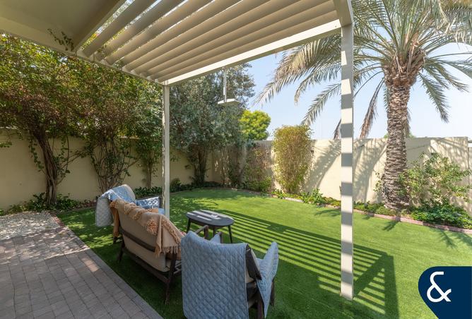 2-bed villa in Springs 11 · Upgraded — photo 3