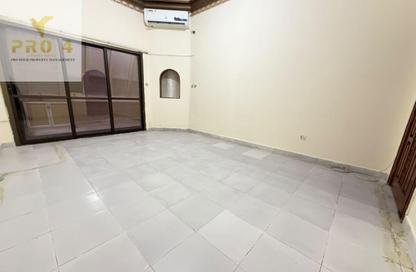 Apartment - Studio - 1 for rent in Al Muroor Building - Sultan Bin Zayed the First Street - Muroor Area - Abu Dhabi
