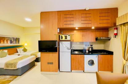 Apartment - Studio - 1 Bathroom for rent in Golden Sands 3 Hotel Apartments - Al Mankhool - Bur Dubai - Dubai