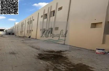 سكن عمال - استوديو - 8 حمامات للايجار في المنطقة الصناعية رقم 5 - المنطقة الصناعية بالشارقة - الشارقة