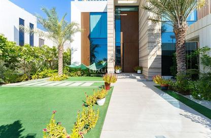 Villa - 6 Bedrooms - 7+ Bathrooms for rent in Jumeirah Park Homes - Jumeirah Park - Dubai